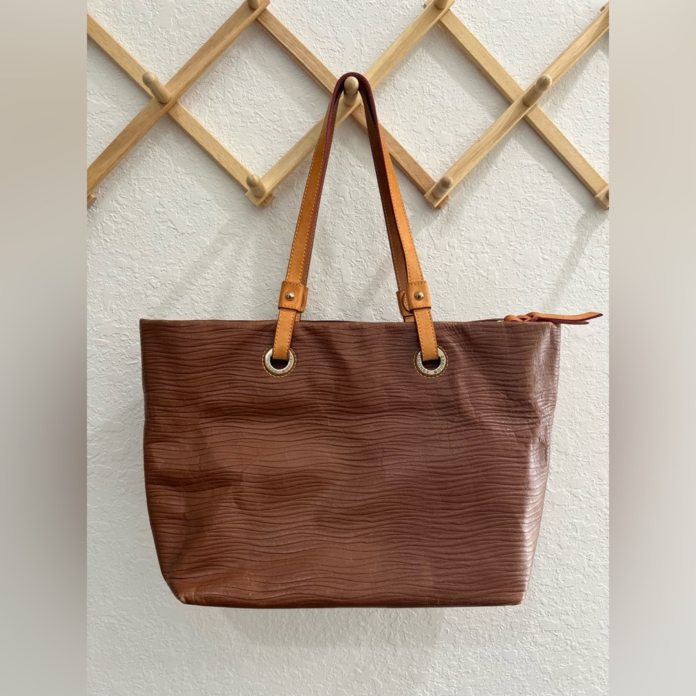 Vintage Dooney & Bourke Brown Leather  Tote Bag w| Textured Pattern (Well Loved)